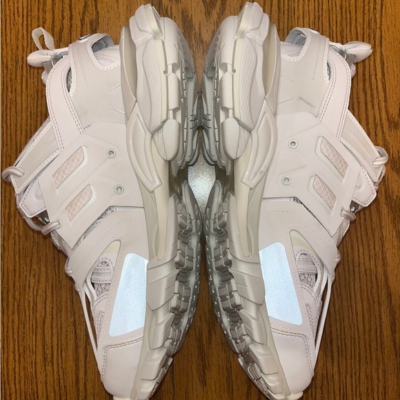 Balenciaga Track Sneaker - Picture 4 of 10